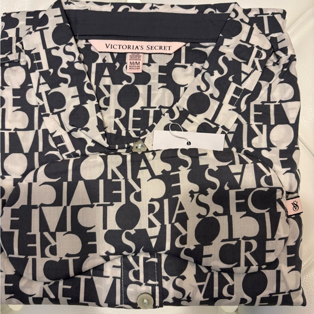 NWT Victoria’s Secret Mayfair Logo Gray & White Woven Pajamas M with sleep mask